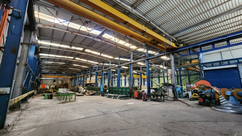 Lushnje, shes magazine Kati 0, 12.000 m² (1.2 km Nga qendra Qyteti Lushnje Prane Rrethrrotullimi Te Plasmasit)