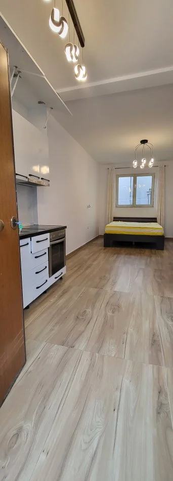 Tirane, shitet shtepi 1 Katshe Kati 0, 200 m² 120.000 Euro prane QSUT dhe shkolles se bashkuar  (rruga halit bega)