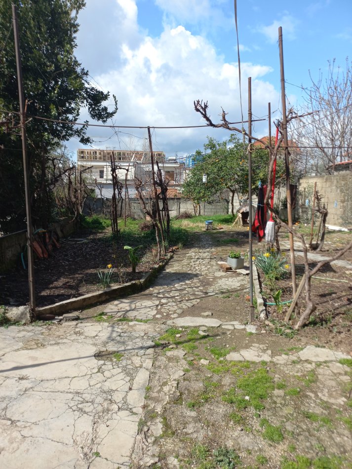 Tirane, shes shtepi 3 Katshe Kati 3, 191 m² 125.000 € (Nikolle Ivanaj)