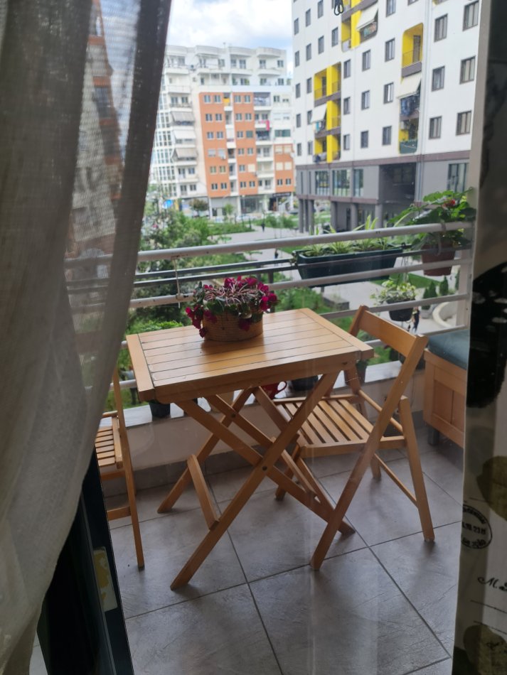 Tirane, shitet apartament 2+1 Kati 2, 125.000 €
