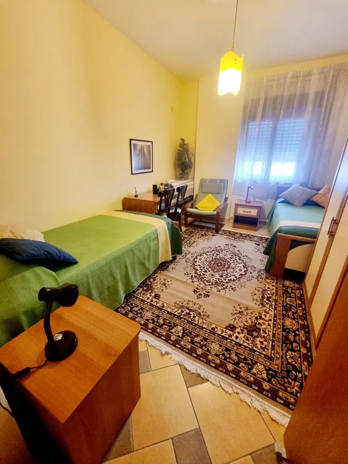 Tirane, jap me qera apartament 2+1+Ballkon Kati 9, 108 m² 1.000 € (Qender)