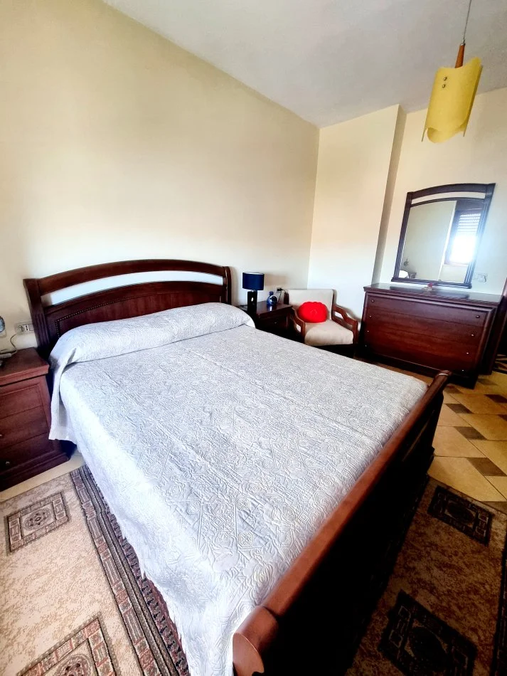 Tirane, jap me qera apartament 2+1+Ballkon Kati 9, 108 m² 1.000 € (Qender)