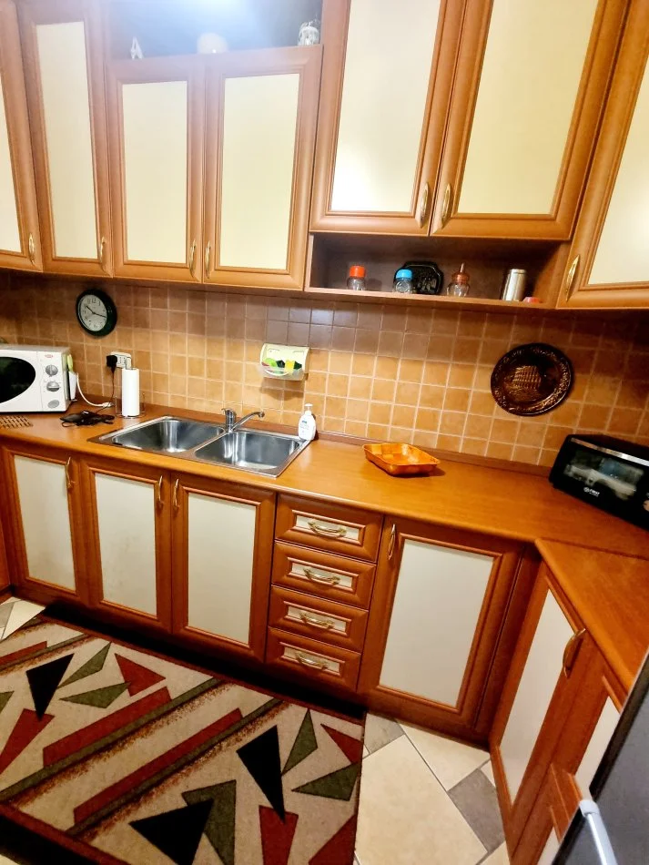 Tirane, jap me qera apartament 2+1+Ballkon Kati 9, 108 m² 1.000 € (Qender)