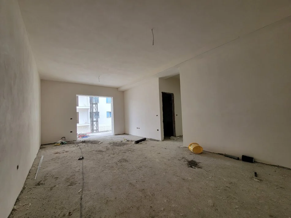 Tirane, shes apartament duplex 2+1+Ballkon Kati 2, 125 m² 180.000 € (Rruga Studenti)