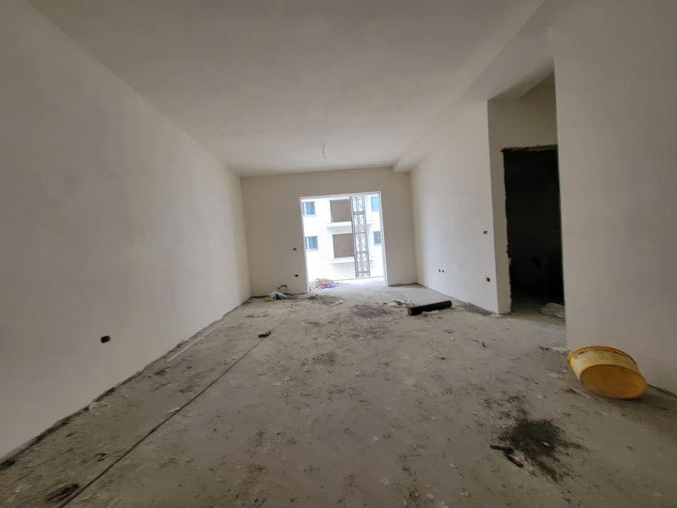 Tirane, shes apartament duplex 2+1+Ballkon Kati 2, 125 m² 180.000 € (Rruga Studenti)