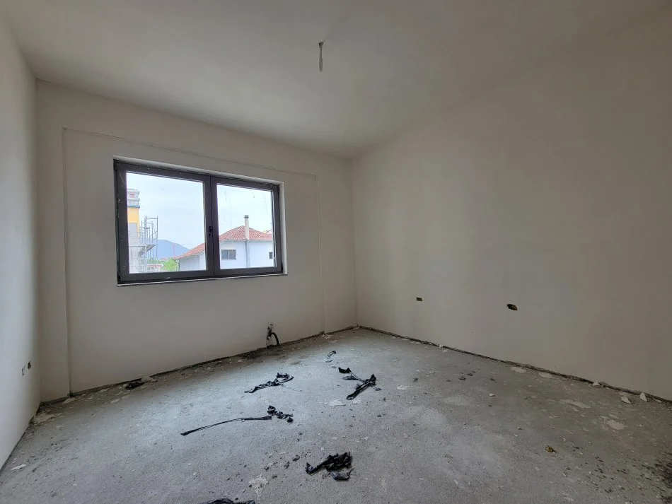 Tirane, shes apartament duplex 2+1+Ballkon Kati 2, 125 m² 180.000 € (Rruga Studenti)