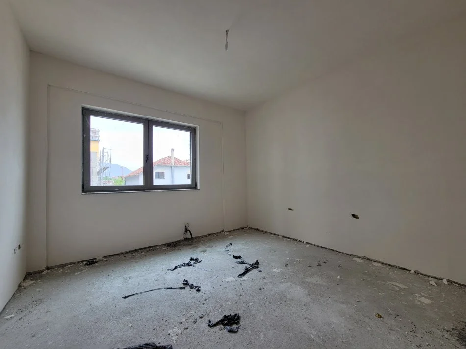 Tirane, shes apartament duplex 2+1+Ballkon Kati 2, 125 m² 180.000 € (Rruga Studenti)