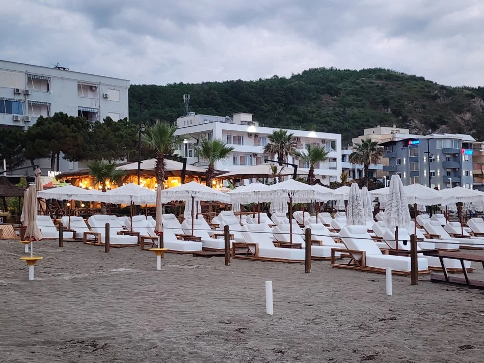 Durres, apartament ne plazh Shkembi I Kavajes