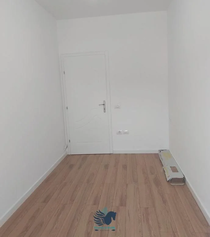 Shitet Apartament 2+1 Ne Fresk [ID P230]