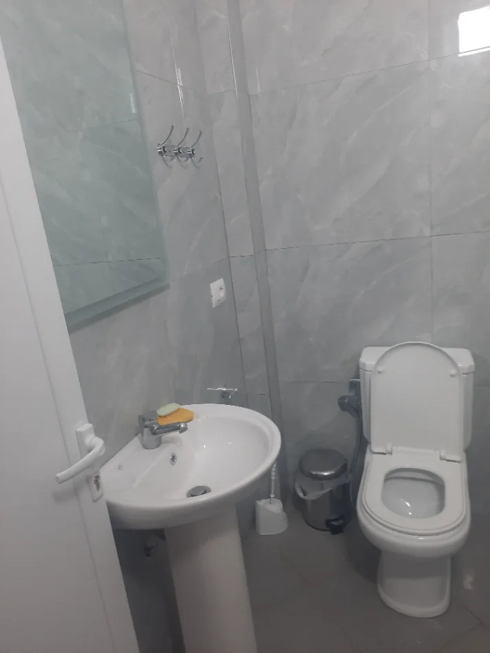 Vlore - Lungomare, jepet me qera shtepi 1+1 Kati 1, 60 m² 27 € (Orikum)