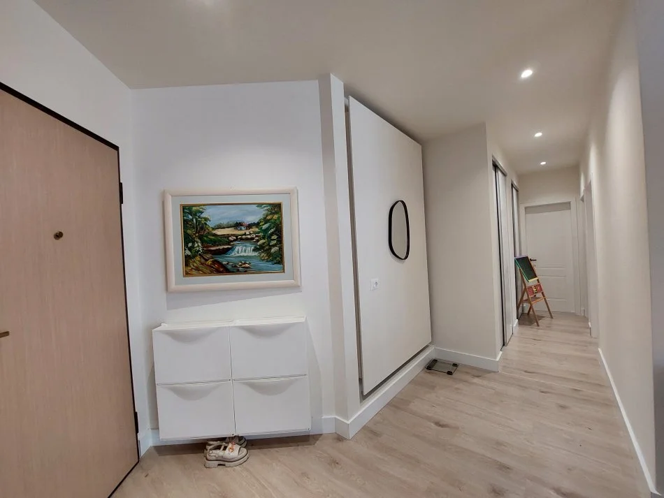 Vlore, shitet apartament 2+1 Kati 6, 116 m² 185.000 € (Rruga Murat Tërbaçi)