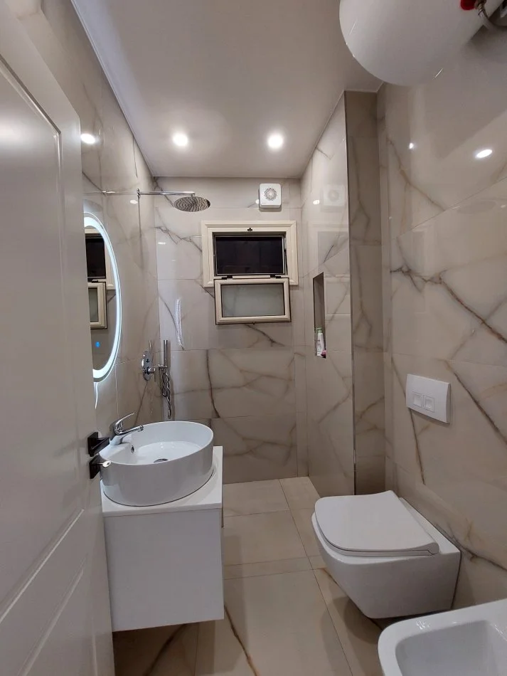 Vlore, shitet apartament 2+1 Kati 6, 116 m² 185.000 € (Rruga Murat Tërbaçi)