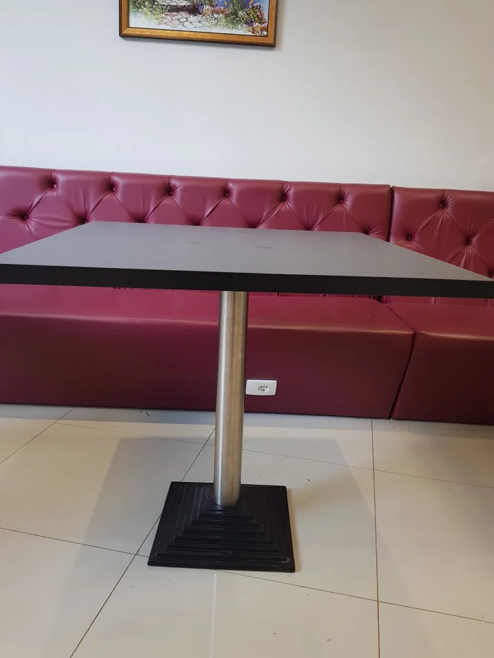 Tirane, shes Tavolina 30 €