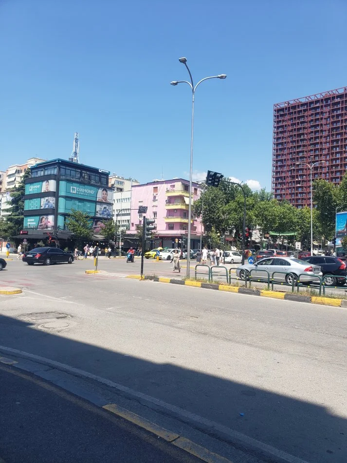 Shqiperi, jepet me qera apartament Kati 3, 63 m² 500 € (Rruga Kavajes)