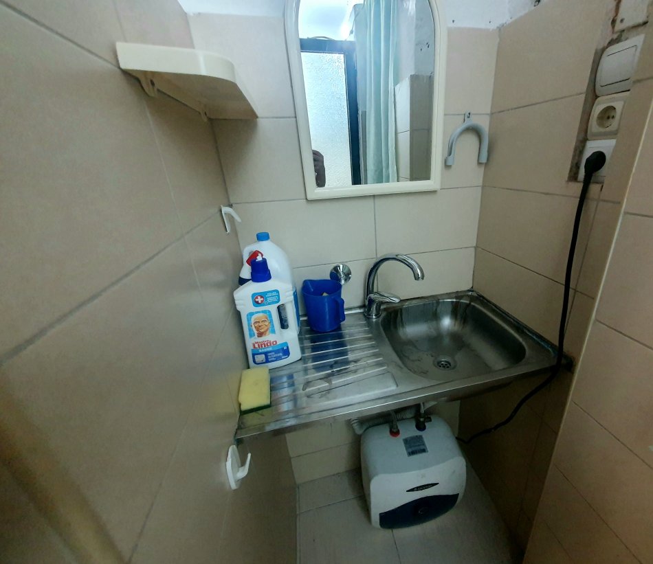 Tirane, jepet me qera garsonier 1+1 Kati 1, 23.000 € (rruga e kavajes)