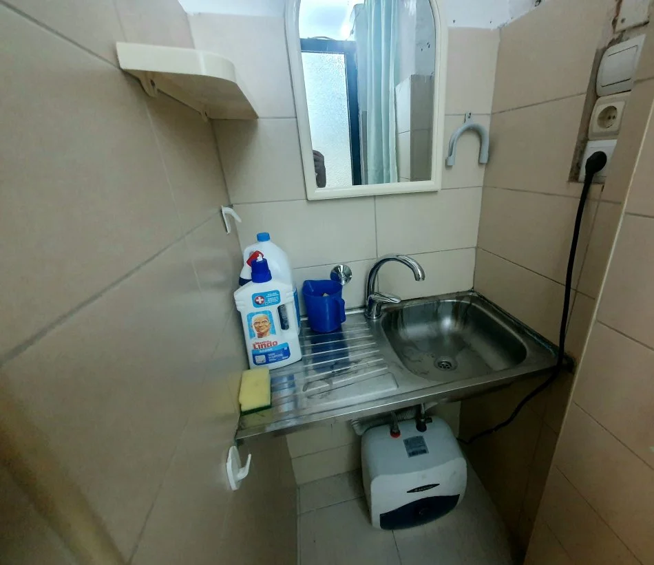 Tirane, jepet me qera garsonier 1+1 Kati 1, 23.000 € (rruga e kavajes)