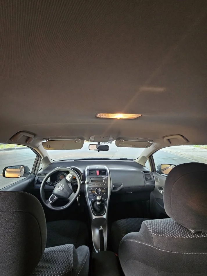 Tirane, shes makine Toyota Auris 2012 1.4 nafte 6200€ Okazion Nafte, gri e erret manuale Kondicioner 205.000 km 6.200 €