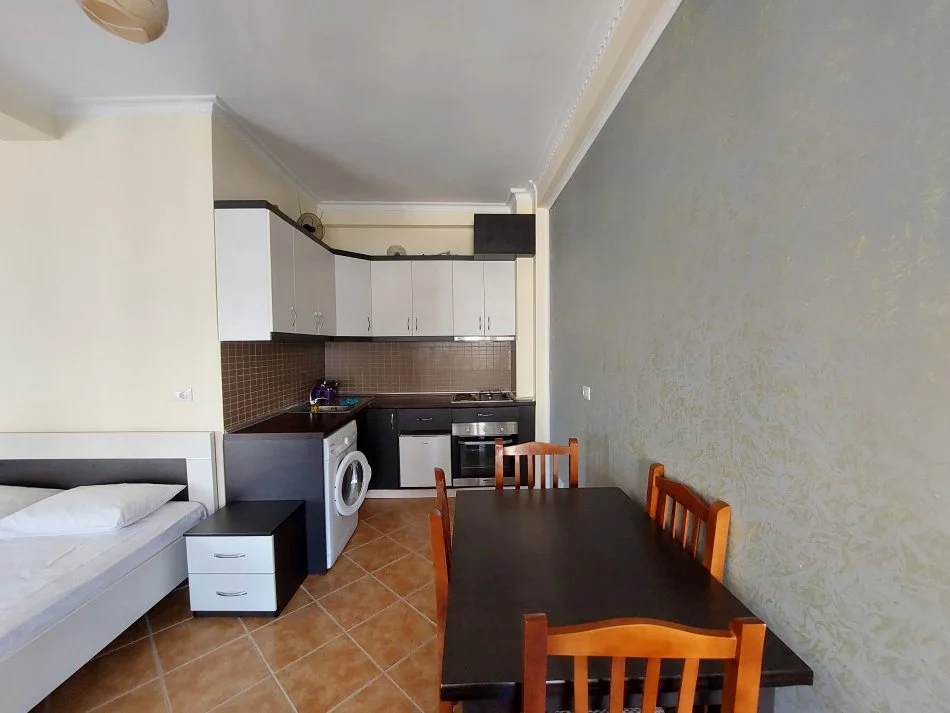 Vlore, shitet apartament 1+1 Kati 3, 43 m² 98.300 € (Uji i Ftohtë)