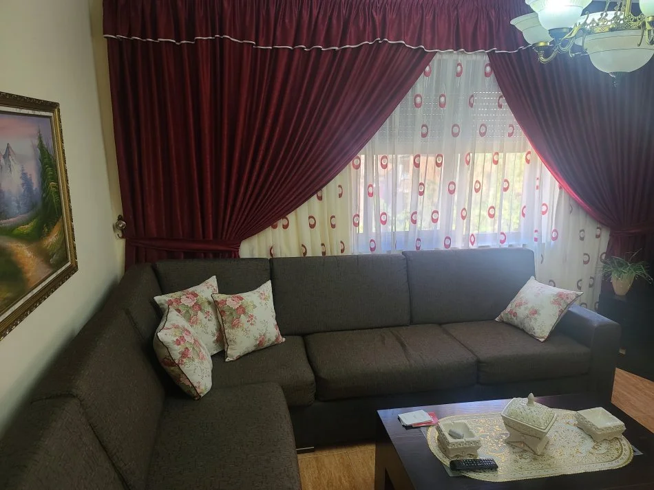 Tirane, jepet me qera apartament 2+1+Ballkon Kati 3, 84 m² 602 € (Pazar i ri)