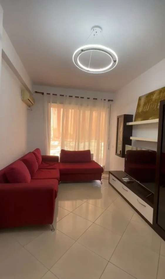 Tirane, jepet me qera apartament 2+1+Aneks+Ballkon Kati 2, 95 m² 450 € 