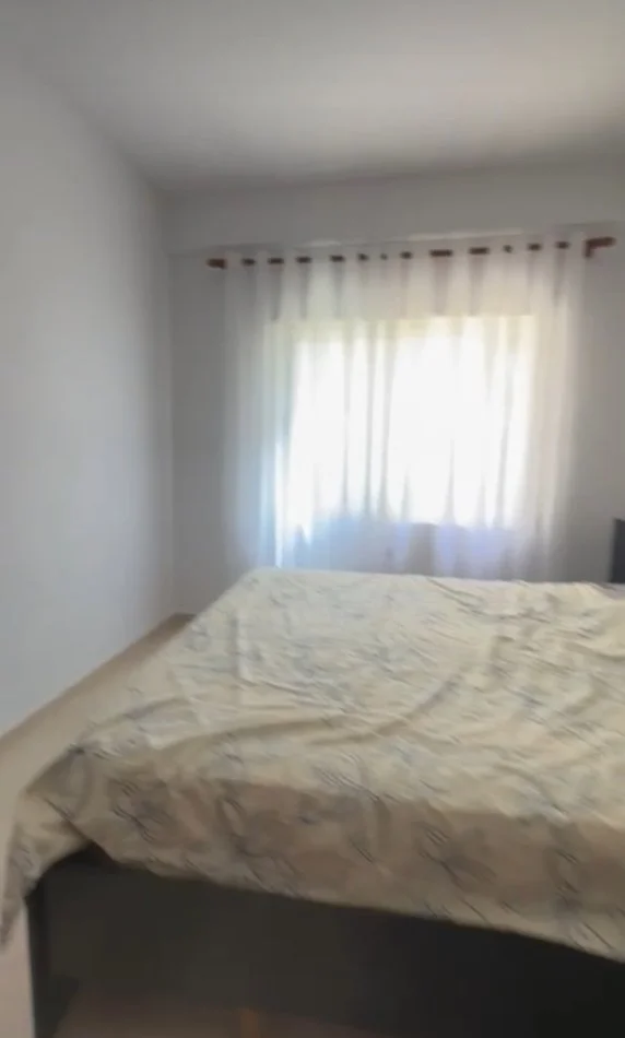 Tirane, jepet me qera apartament 2+1+Aneks+Ballkon Kati 2, 95 m² 450 € 