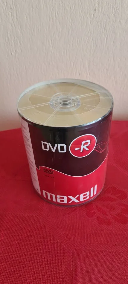 Tirane, shes DVD Recorder Shes pako dvd 100 cop, e Re, marka maxell, 50 euro