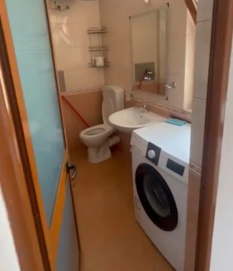 Tirane, jepet me qera apartament 1+1+Ballkon Kati 2, 72 m² 350 € 