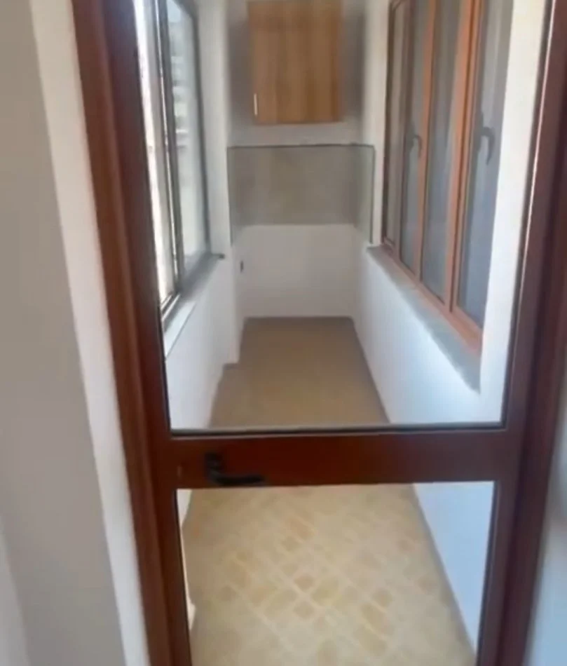 Tirane, jepet me qera apartament 1+1+Ballkon Kati 2, 72 m² 350 € 