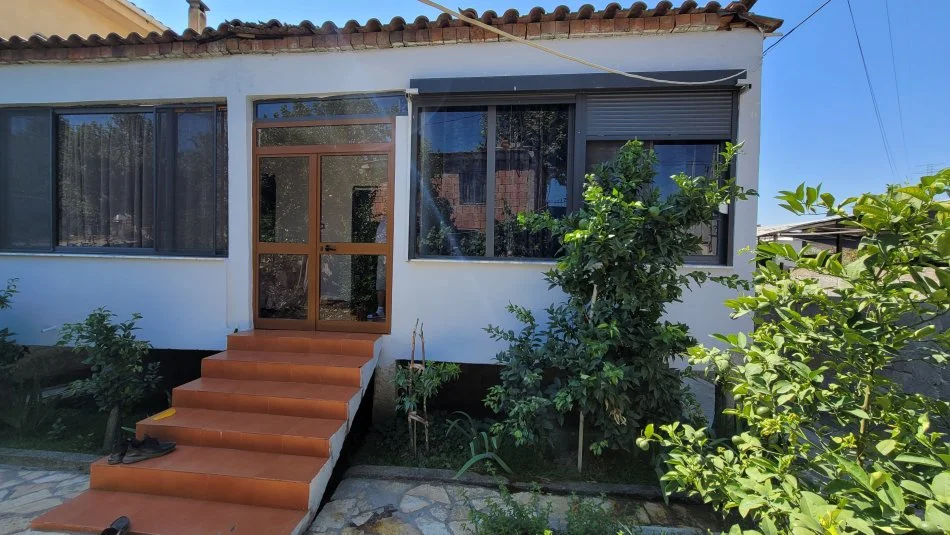 Tirane, shitet shtepi 1 Katshe Kati 1, 271 m² 175.000 € (Unaza e madhe)