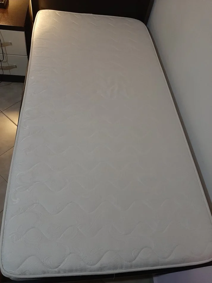 Tirane, shes dyshek tek, 60 €