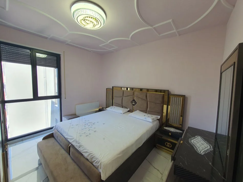 Tirane, shitet apartament 2+1+Ballkon Kati 8, 112 m² 200.000 € (Rruga: Kujtim Laro,Tiranë)