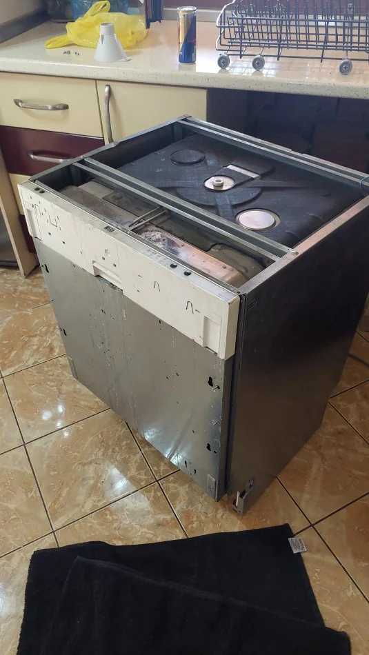 Tirane, ofroj Lavastovilje Riparime Elektroshtepiake