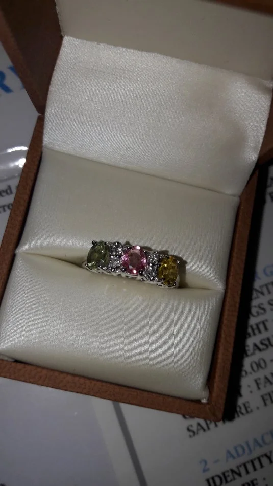 Tirane, shes  Unazë 14 karat flori i bardhë me DIAMANT dhe SAFIR(14k white gold Diamond &Sapphire Ring) 1.420 €