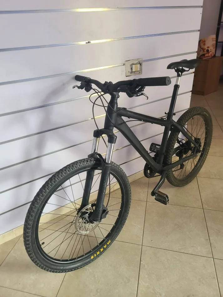 Tirane, shes biciklete e zeze 300 €