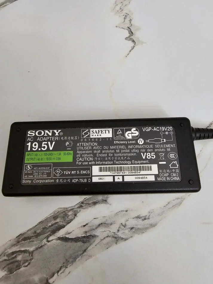 Tirane, Shes Karikues Sony 19.5V 3.9A AC