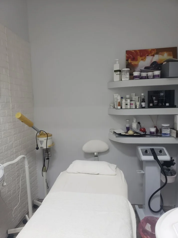 Tirane, jepet me qera ambjent biznesi Kati 2, 22 m² 250 € (Bulevardi Gjergj Fishta)