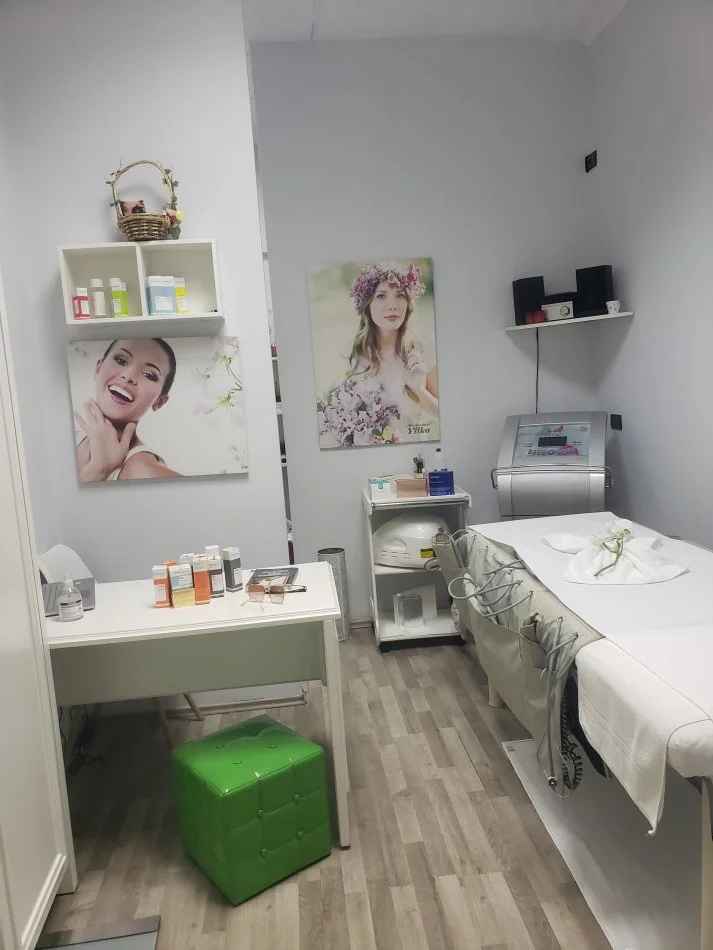 Tirane, jepet me qera ambjent biznesi Kati 2, 22 m² 250 € (Bulevardi Gjergj Fishta)