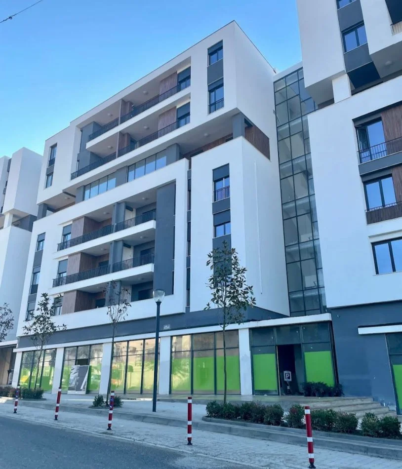 Tirane, shes apartament 2+1+Ballkon Kati 4, 104 m² 135.000 € (Shkoze)