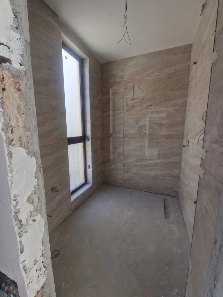 Tirane, jepet me qera Vile 3 Katshe Kati 0, 350 m² 3.000 € (Haxhi Bardhi)