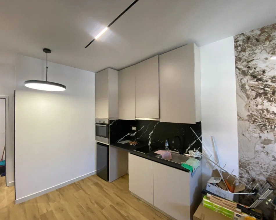 Tirane, jap me qera apartament 1+1 Kati 9, 65 m² 650 € (Rruga e Dibrës)