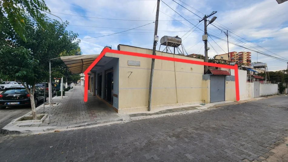Lushnje, shitet dyqan Kati 0, 433 m² (Marin Barleti)