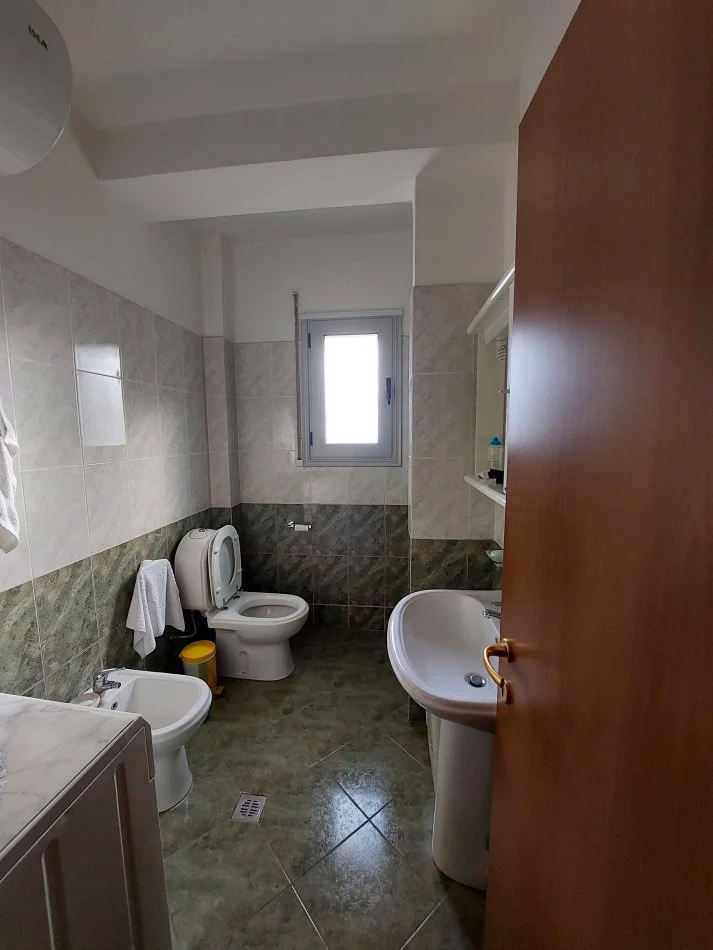Vlore, shitet apartament 1+1+Ballkon Kati 6, 71 m² 106.000 € (Rruga "Xhebro Gjika")