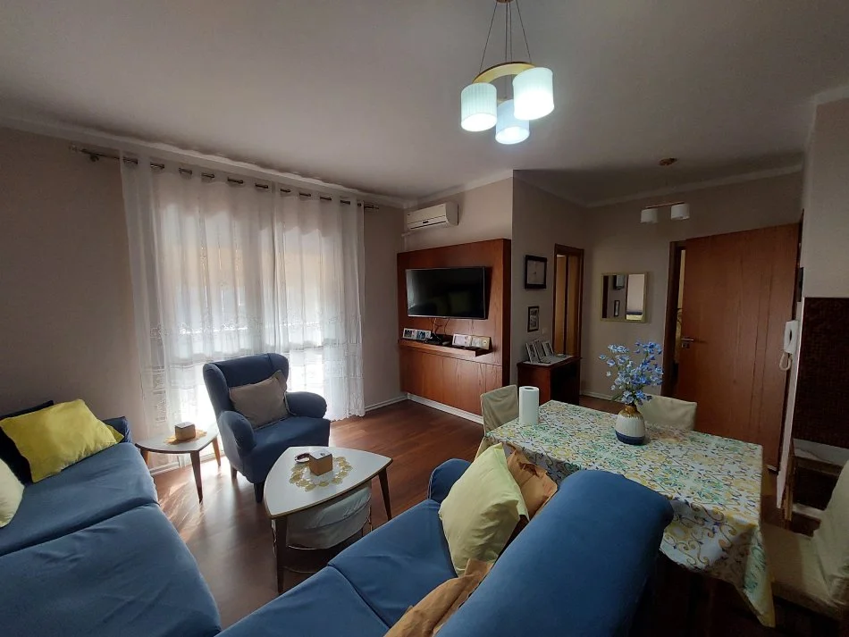 Vlore, shitet apartament 1+1+Ballkon Kati 6, 71 m² 106.000 € (Rruga "Xhebro Gjika")