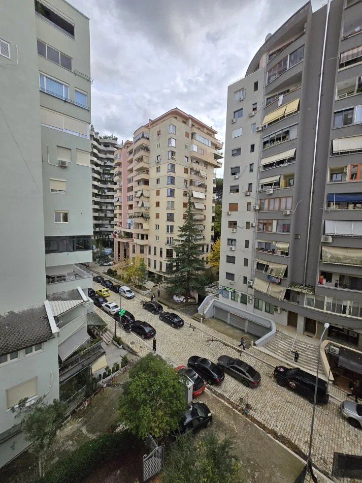 Tirane, jepet me qera Kati 4, 110 m² 1.199 € (Faik Konica)