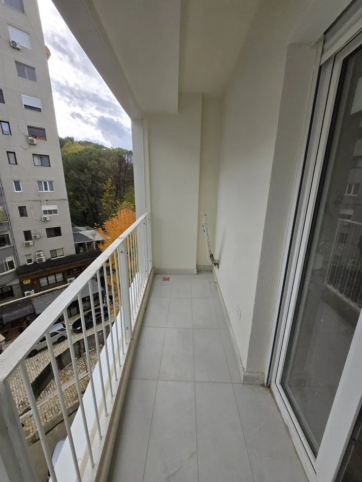 Tirane, jepet me qera Kati 4, 110 m² 1.199 € (Faik Konica)