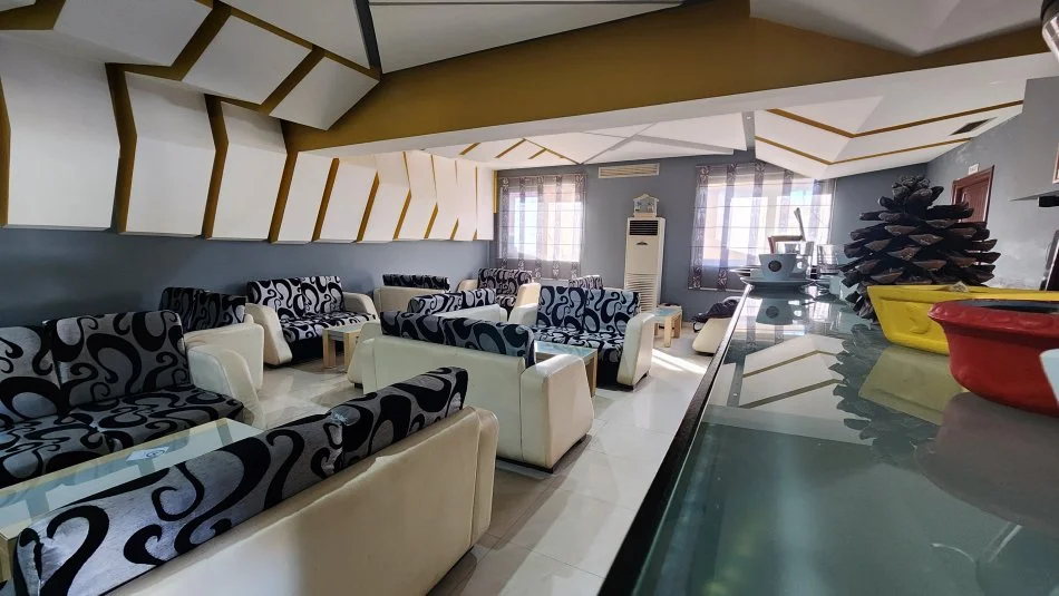 Lushnje, shitet lokal Kati 0, 104 m² (Qemal Stafa Perball Gjykates Administrative)