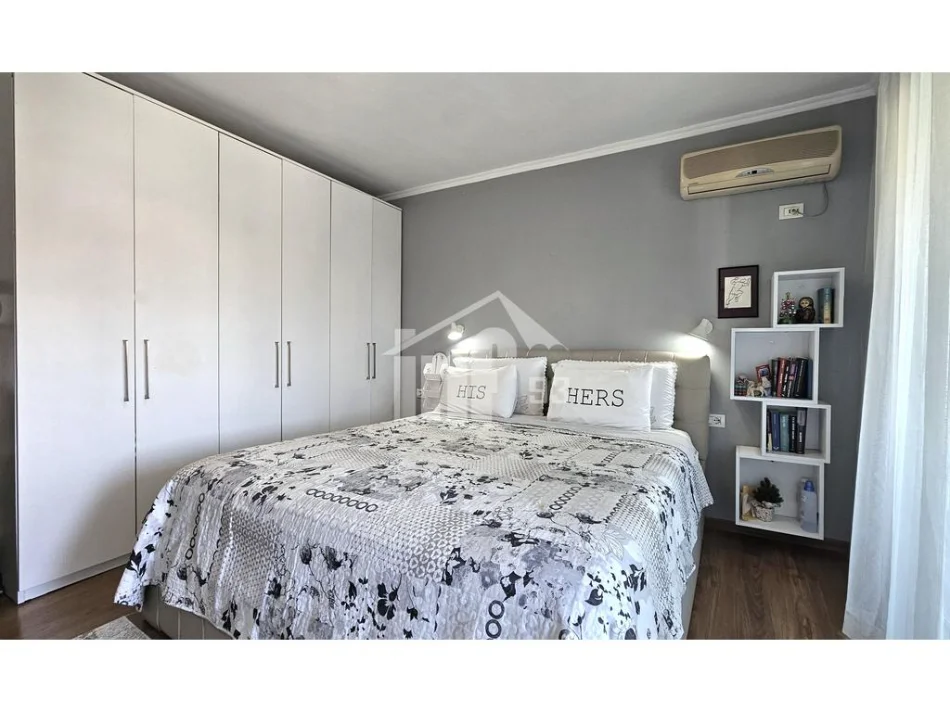 Tirane, shitet apartament 2+1+Ballkon Kati 4, 92 m² 180.000 € (TEK FUSHA E SPORTIT "ALI DEMI")