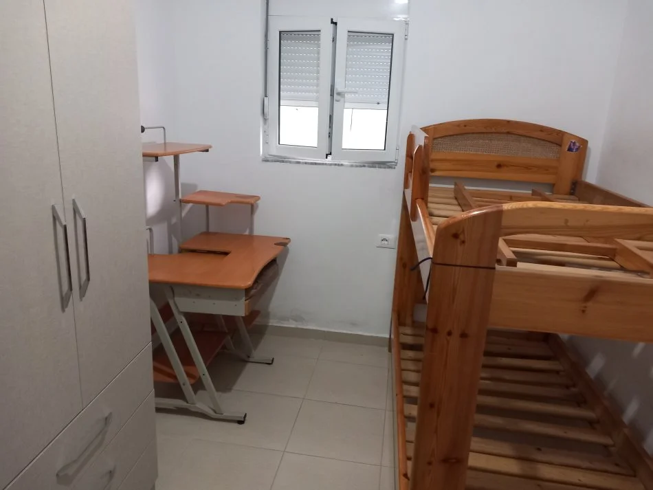 Tirane, jepet me qera apartament 3+1+Ballkon Kati 2, 75 m² 360€