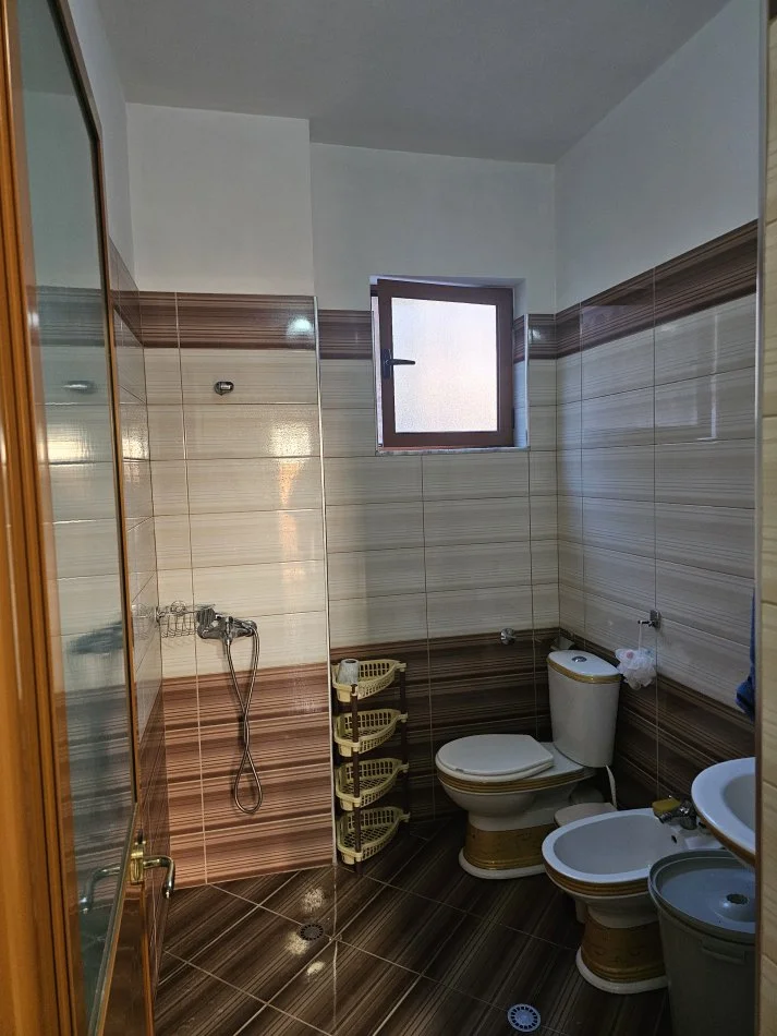 Tirane, jepet me qera apartament Kati 1, 95 m² 450 € (Senatorium)