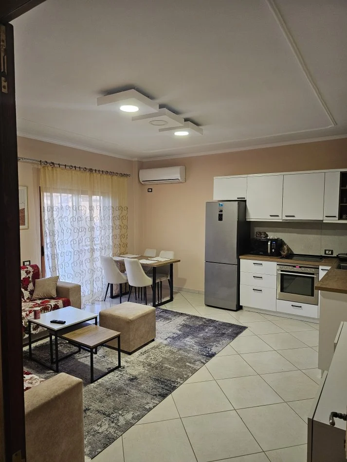 Tirane, jepet me qera apartament Kati 1, 95 m² 450 € (Senatorium)